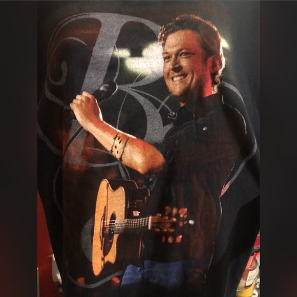 Blake Shelton 🤠 All About Tonight 2010 Concert Tour Shirt Small - Picture 2 of 6